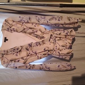 Xl gold ray wrap floral top